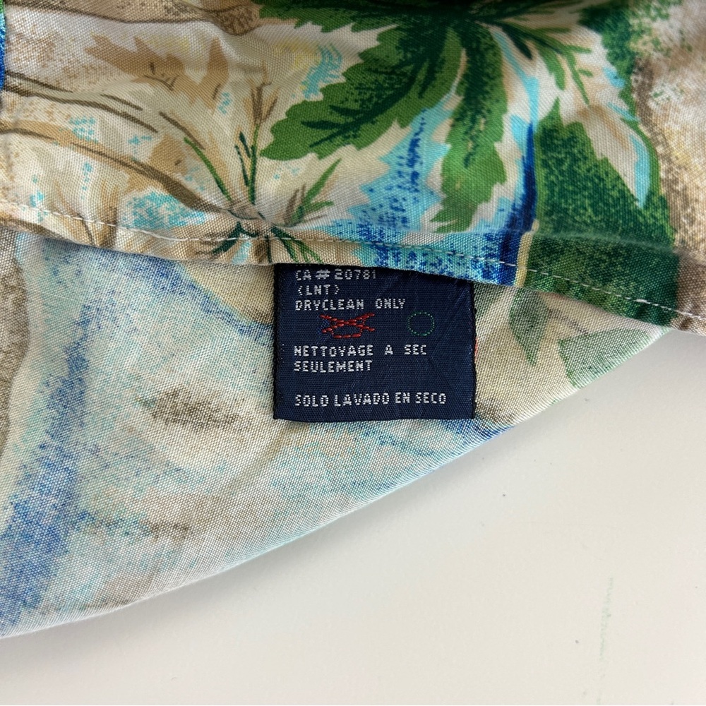 Vintage Tommy Hilfiger Logo
Hawaiian Surfing Floral Board SS
Camp Shirt … - Picture 10 of 10
